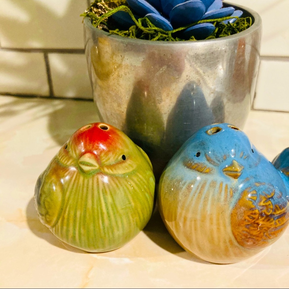 VINTAGE SALT & PEPPER SHAKERS